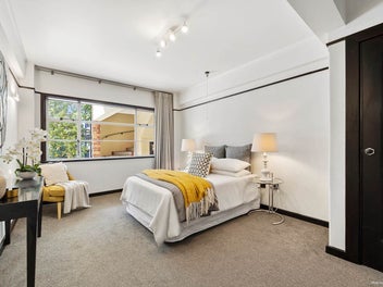 Timeless Elegance – Rare 1930s Art-Deco Apartment