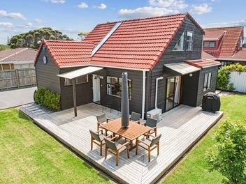 Charm + Potential Near Surf Club
