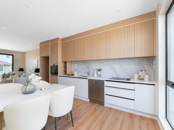 Spacious Modern Family Home in Pakuranga Central