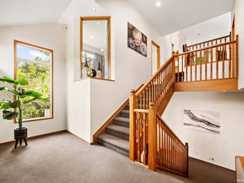 Spacious Family Home – Walk to Schools!