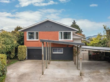 Motivated vendors want sold - considering offers!