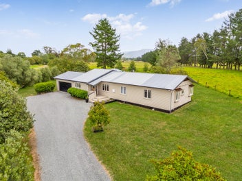 Fully Renovated, Easy Lifestyle Living