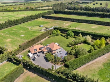 All-In-One Lifestyle, 30 Minutes from ChCh CBD