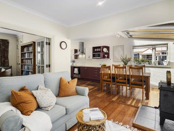 SUNNY FAMILY HOME - KARORI CLASSIC