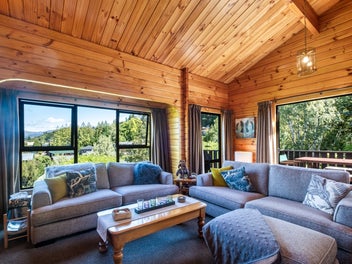 Elevated alpine position with dual deck areas!