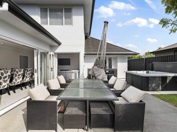 Prime location, Perfectly Styled!