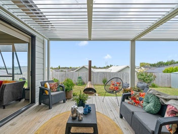 Modern Comfort, Space & Effortless Entertaining