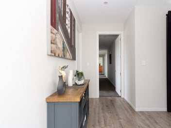NEAR-NEW & WAITING FOR YOU - LIFESTYLE PERFECTION!