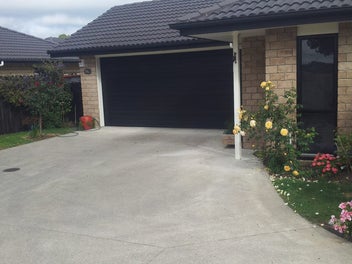 Image 1 of 7