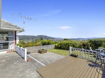 Million Dollar Views & Large Family Home