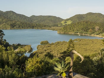 retreat to Parekura Bay
