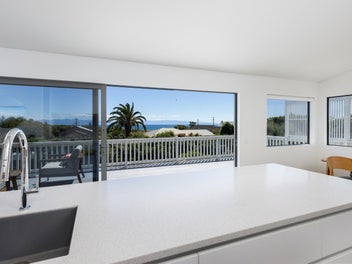 Modern home just 200 metres from the beach!