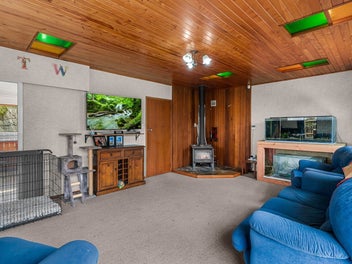 Vendors relocating - Motivated to sell