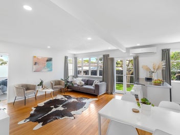 Coastal Living In Central Auckland!!
