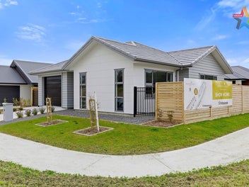 SUN, VIEWS, PRIVACY, BRAND NEW!!