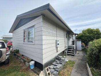Image 1 of 7