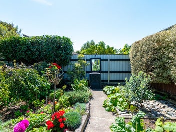 Close to the Beach, Upgraded and Charming!