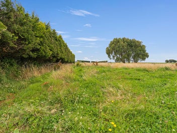 Lifestyle Living Just Minutes from Town