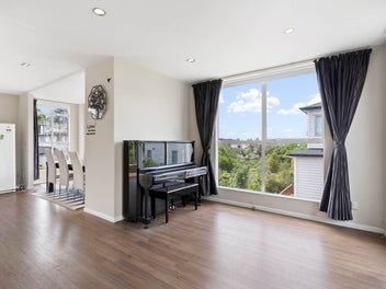 Luxury Oasis in RANGI Backyard