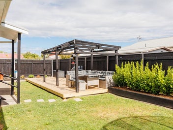Modern & Low Maintenance Living