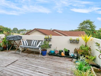 Land value only in the heart of the Bay!
