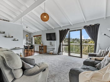 Freehold 800sqm section - relocation prompts sale