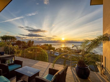 Modern Family Living With Unbeatable Views