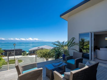 Modern Family Living With Unbeatable Views