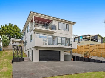 Big Home, Big Views, Big Opportunity!