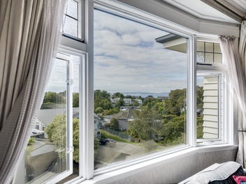Impressive aspect, generous family home