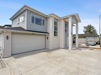 Exceptional 5 Bedroom Family Home With Extras