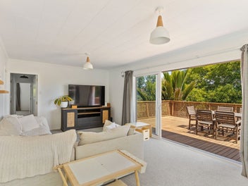 RENOVATED 3 BDRM – ELEVATED - PRIVATE