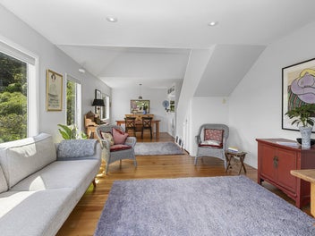 4 BEDROOMS WITH SUN, SCENERY & CHARM