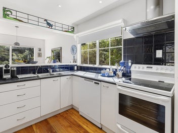 4 BEDROOMS WITH SUN, SCENERY & CHARM