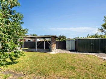 Cute-as-a-Button Family Home