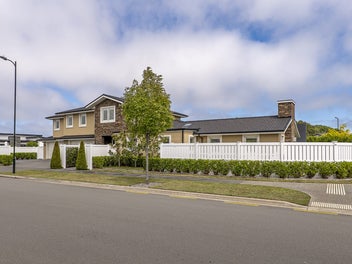 Prestigious Living, Grand Proportions