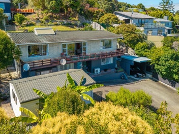 FIVE BEDROOMS WITH SPECTACTULAR VIEWS