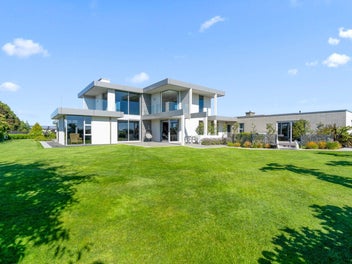 World Class Home In The Heart Of Southland