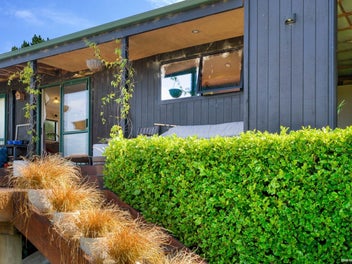 Nature Lovers Hideaway With Incredible Views