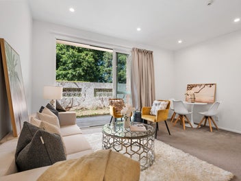 OUTER CITY FRINGE MT ALBERT