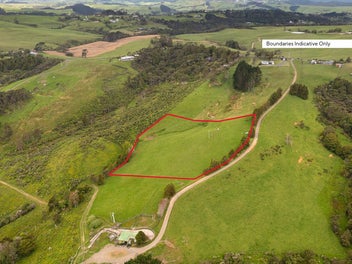3.9 acres, views, title issued, $790,000