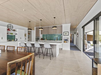 Privacy, poolside bliss & a slice of Little Italy