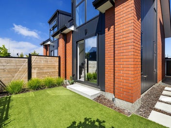 Central City AirBnb - 365 Visitor Accom Zoned