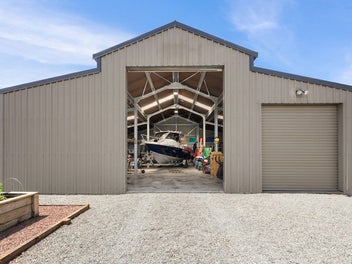 Big Barn... Bigger Views