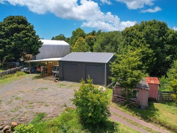 Charming newly renovated cottage on 1.9ha
