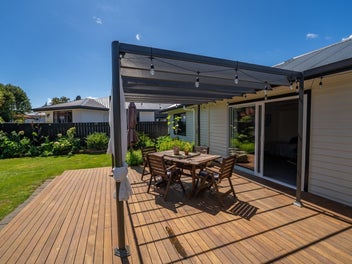 3 BEDROOM HOME WITH SELF-CONTAINED STUDIO