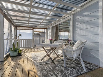Light filled character cottage