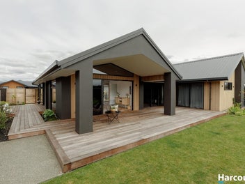 Stunning Opportunity in Mapua Village
