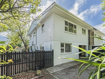 4 Bedrooms on Fisher Ave!