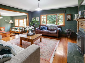 Charmer in Glenholme